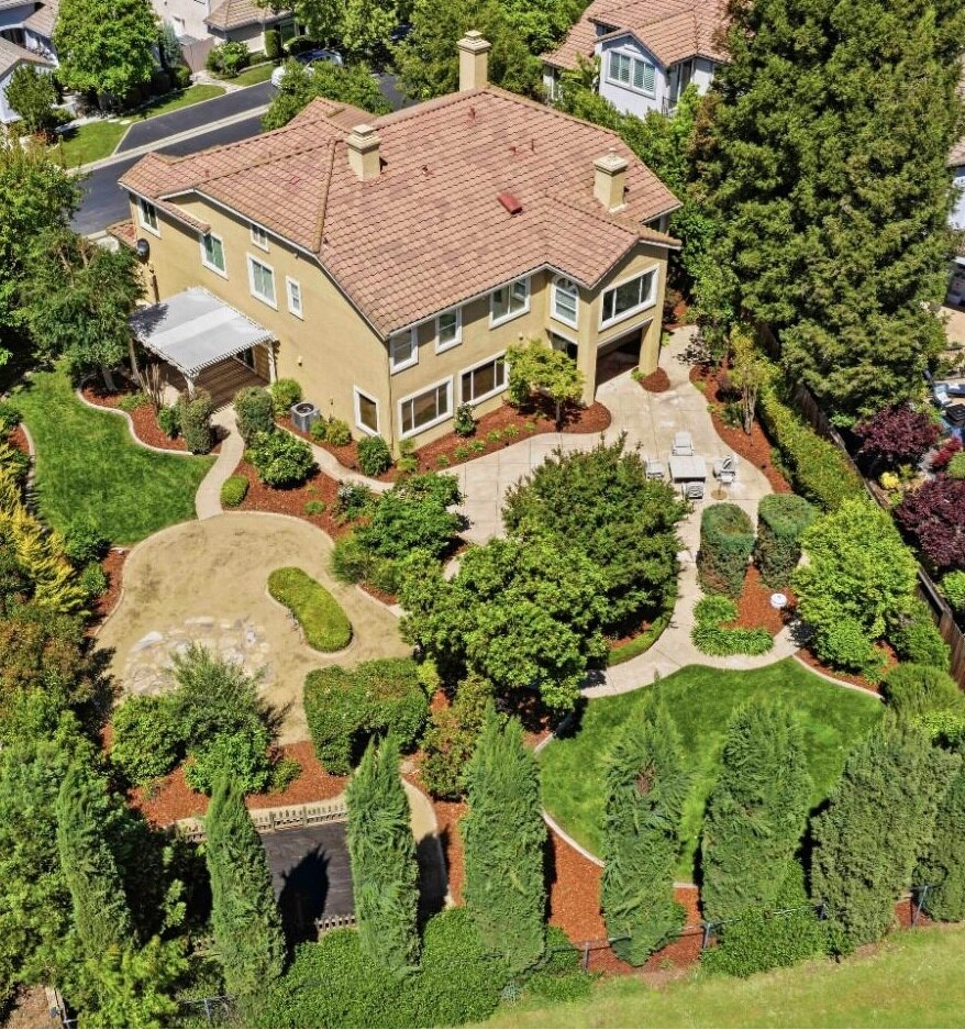 Diamond Oaks Roseville CA golf course home on a premium approximately 16,000 square foot lot