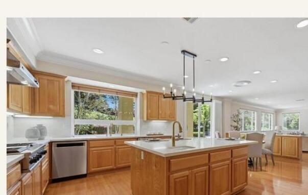 Open kitchen and family room layout in Roseville CA Diamond Oaks home